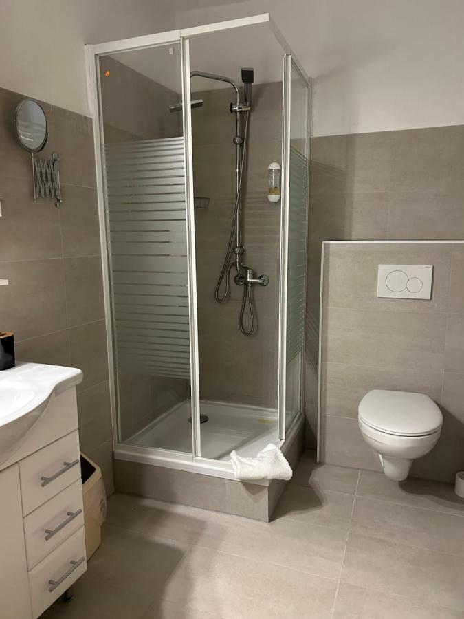 Hotel Hasselberg ไคเซอร์สเลาเทิร์น ภายนอก รูปภาพ