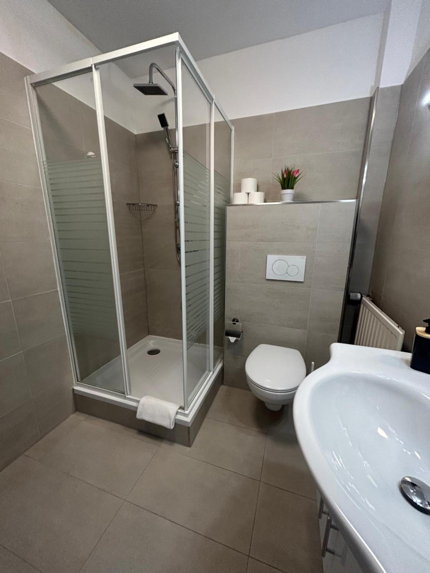 Hotel Hasselberg ไคเซอร์สเลาเทิร์น ภายนอก รูปภาพ