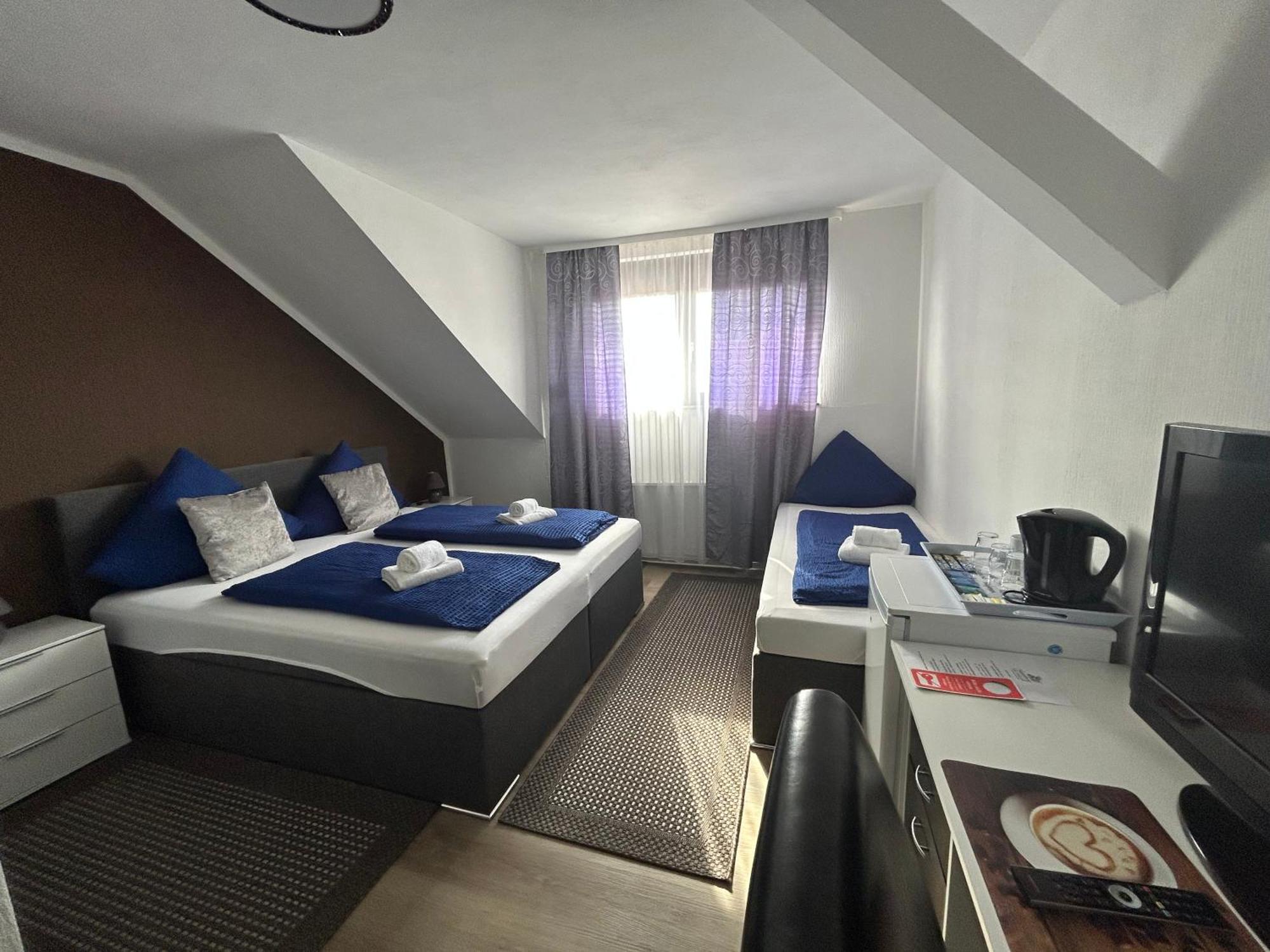 Hotel Hasselberg ไคเซอร์สเลาเทิร์น ภายนอก รูปภาพ