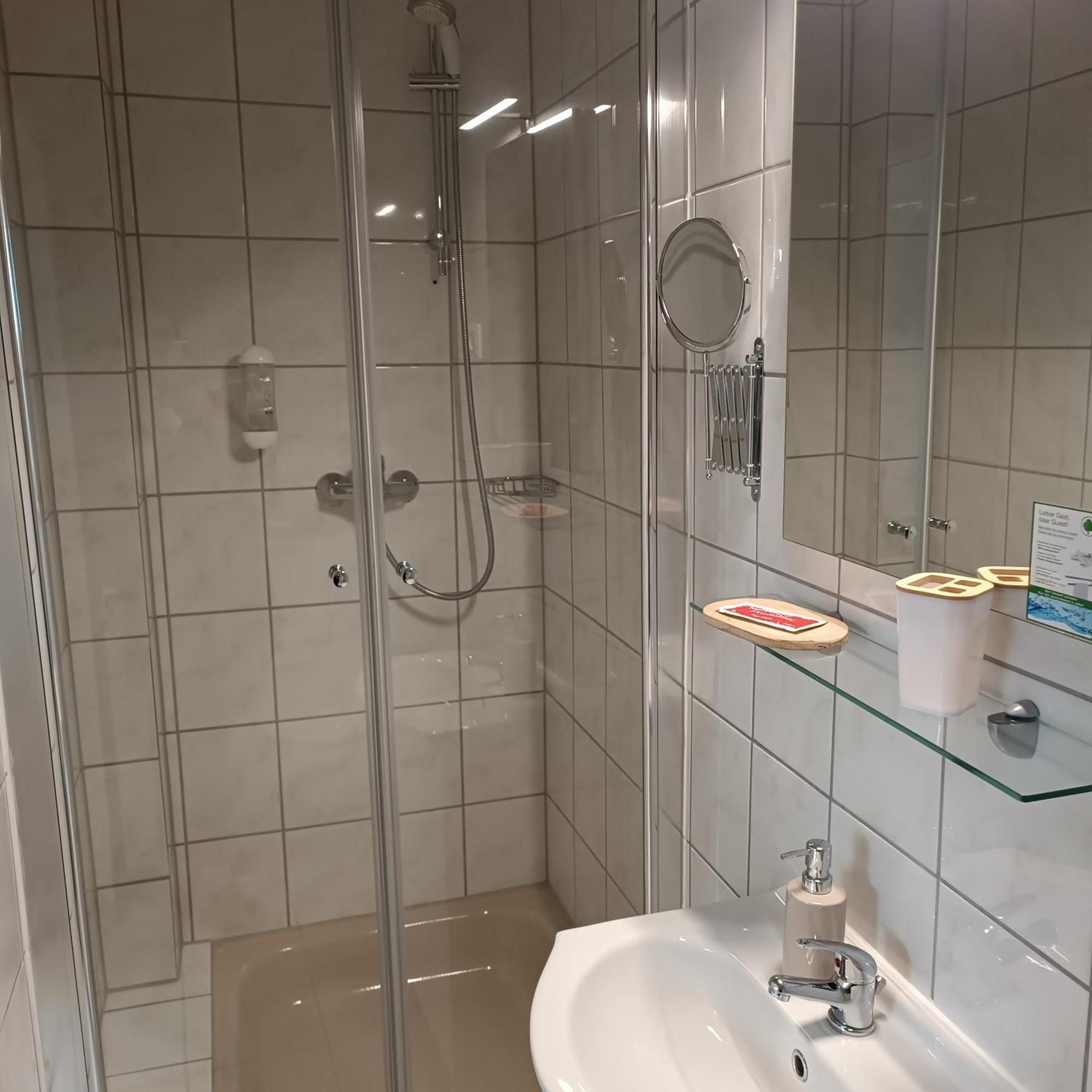 Hotel Hasselberg ไคเซอร์สเลาเทิร์น ภายนอก รูปภาพ