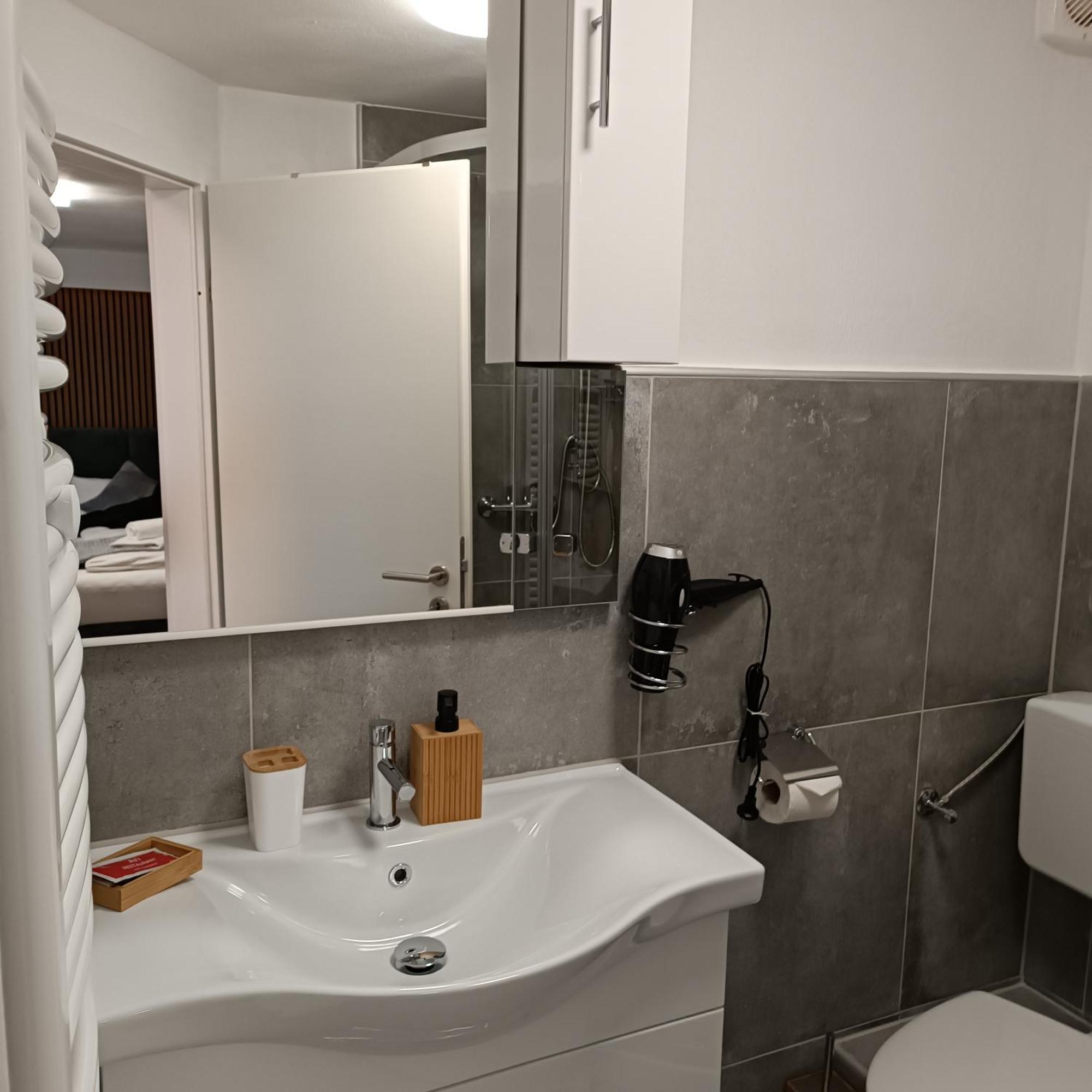 Hotel Hasselberg ไคเซอร์สเลาเทิร์น ภายนอก รูปภาพ